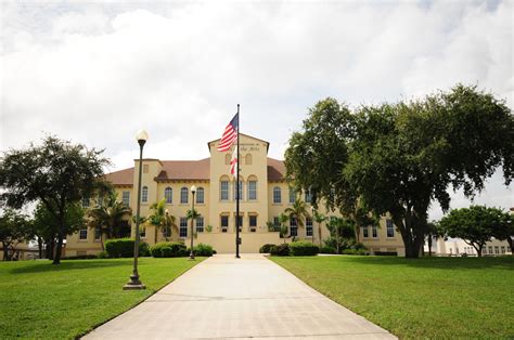 Palmbeach schools - Palm Beach State College – Fourth largest of the 28 colleges in the Florida College System. Palm Beach Atlantic University – secured the #1 NAPLEX pass rate in Florida for its …